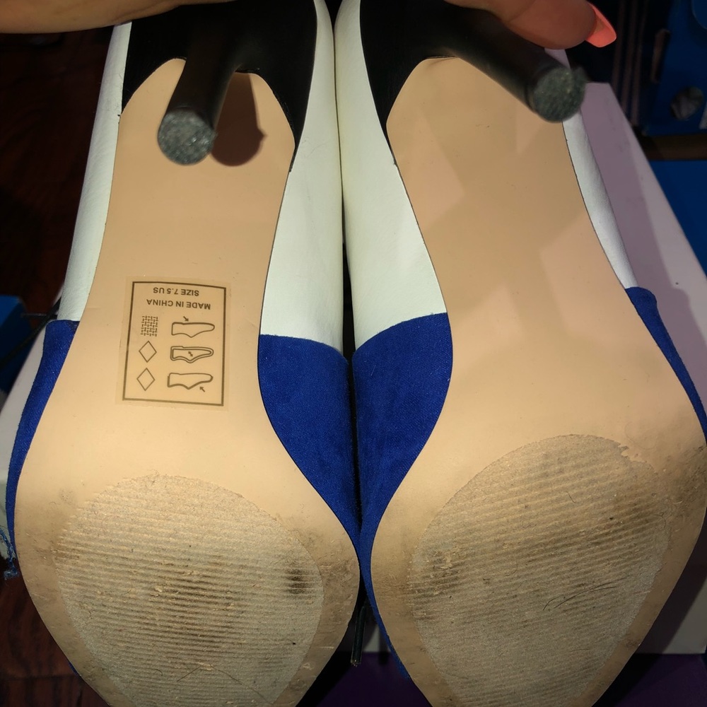 Gx By Gwen Stefani Open Toe Booties - image 3